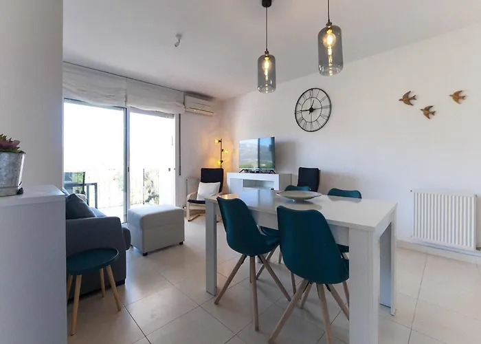 Apartment In Near Playa Santa Margarita Roses